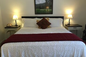 Мотель Cardinal Inn