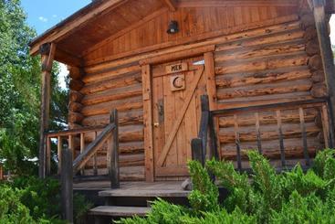 استراحتگاه Escalante Outfitters