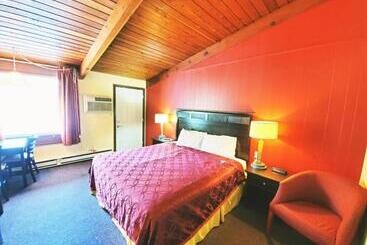 The Crossroads Motel