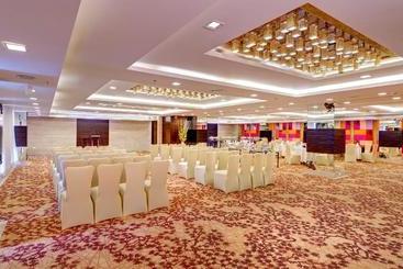 The Hotel Hindusthan International