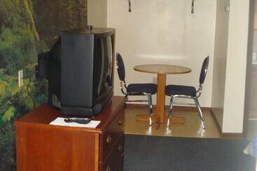 Cedar Grove Motel