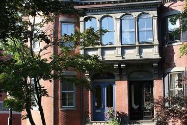 Encore Bed & Breakfast