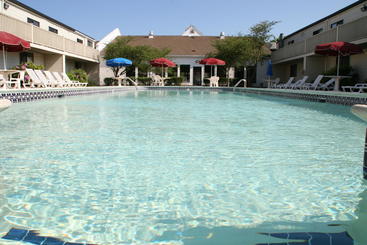 호텔 Cape Cod Irish Village