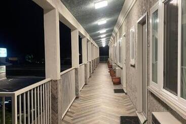 فندق Hi View Inn & Suites