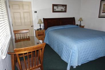 모텔 Big Meadow Lodge