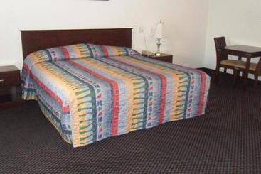 מוטל Deluxe Inn Palacios