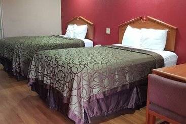 فندق على الطريق Deluxe Inn