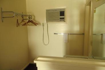 مُتل Traveler's Lodge