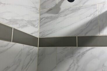 Surf Motel And Apartments