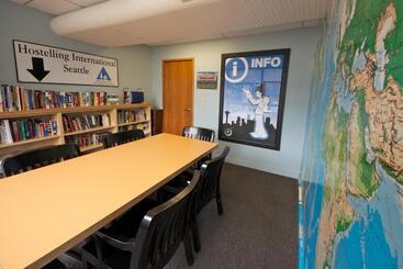 American Hotel Hostel