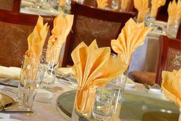 هتل Plaza Holiday Inn Jiayuguan