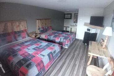 فندق على الطريق Aneth Lodge