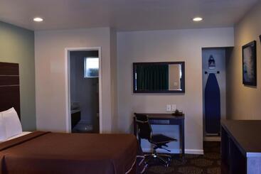 فندق على الطريق Country Inn