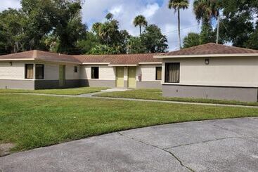 فندق على الطريق Travel Inn Daytona