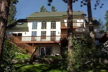 River Cove Elegant Waterfront Bed & Breakfast