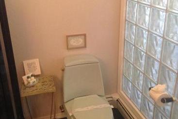 Toad Hall Manor Bed And Breakfast