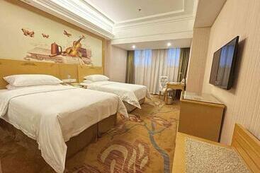 Vienna Hotel Dongguan Shatian Humen Port