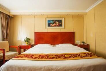 Hotel Greentree Inn Shanghai Gongfu New Village Subway Station Express