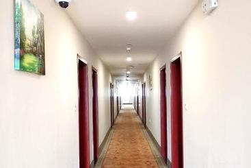 هتل Greentree Inn Shanghai South Jiangyang Road South Changjiang Road Express