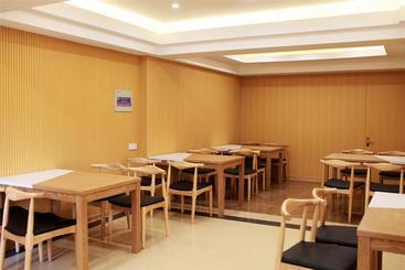 هتل Greentree Inn Shanxi Changzhi Airport Weiyuanmennorthroad Express