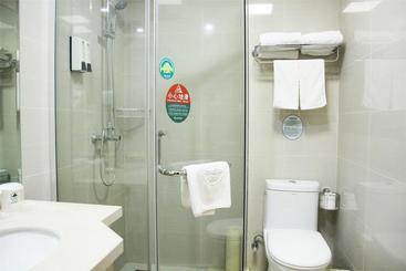 هتل Greentree Inn Tianjin Hedong Daqiao Avenue Express