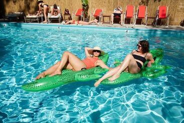 酒店 Oak Knoll Unit 8 #2406