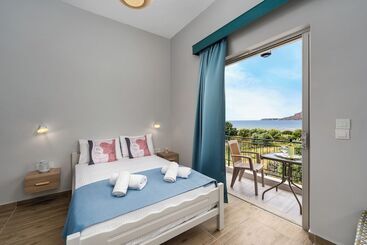 בית מלון כפרי Laconia Domus   Plytra