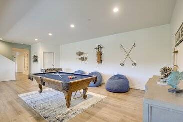 별장 Newly Built Lakeview Home With Family Game Room!