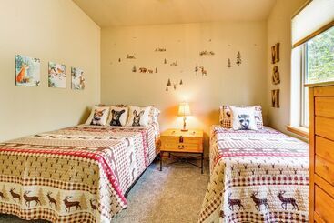 茅舍 Walk To Rainbow Lake: Peaceful Cabin W/ Fire Pit