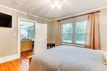 コテージ 3 Mi To Downtown: Home W/ Fire Pit In Forest City