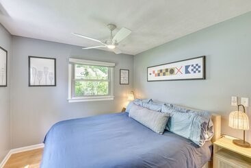 קוטג'' Home On Little Paw Paw Lake W/ Hot Tub & Dock!