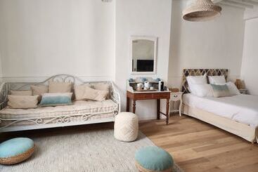 بنسيون La Belle Histoire