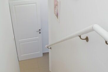 إقامة Impeccable 3 Bed House In Supetar