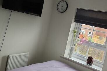 דירת נופש Inviting 1 Bed House In Wolverhampton