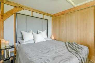 レジデンス Tranquil Elm Lodge Escape In Canterbury