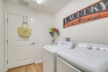 Сельский дом Furnished Lanai & Golf Cart: The Villages Home!