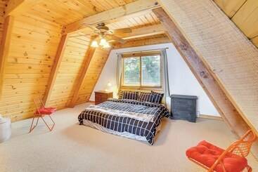 별장 Upper Peninsula Lakefront A Frame Cabin W/ Dock