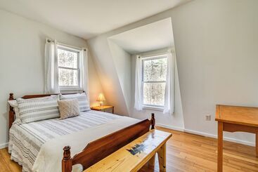 茅舍 Charming Maine Retreat Near Skiing & Atv Park!