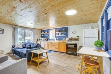 קוטג'' Cozy Wellston Cabin   Walk To Crystal Lake!