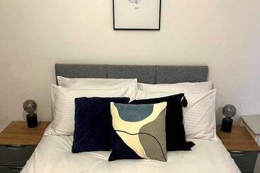 מלון דירות Darlington Suites By Sa Stays