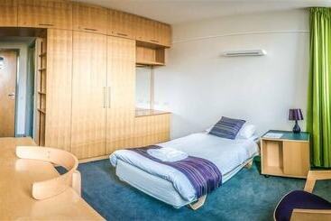 בית מלון כפרי Murray Edwards College