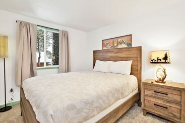 茅舍 Midnight Pines #2424