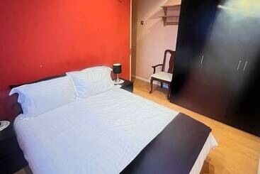 דירת נופש Inviting 2 Bed House In London