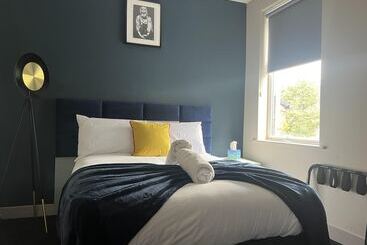 レジデンス Sleeps Up To 8, A 4 Bed House All With En Suites