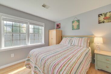 קוטג'' Riverfront Cheboygan Home W/ Dock ~ 4 Mi To Town!