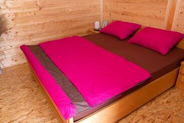بيت ريفى Robinzonski Kamp Hofman