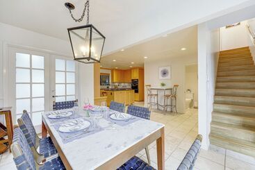 קוטג'' Summerland Home W/ Beach Supplies: Walk To Beach!