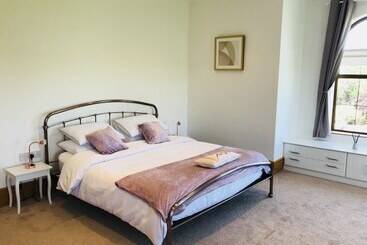مبيت وإفطار Beechtree Manor