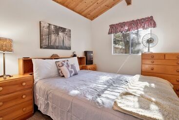 קוטג'' Escape In The Pines #2276