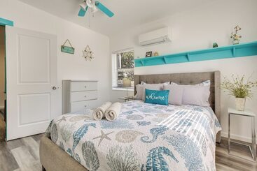 Сельский дом Hollywood Beach Bungalow Near Golf: Pets Welcome!